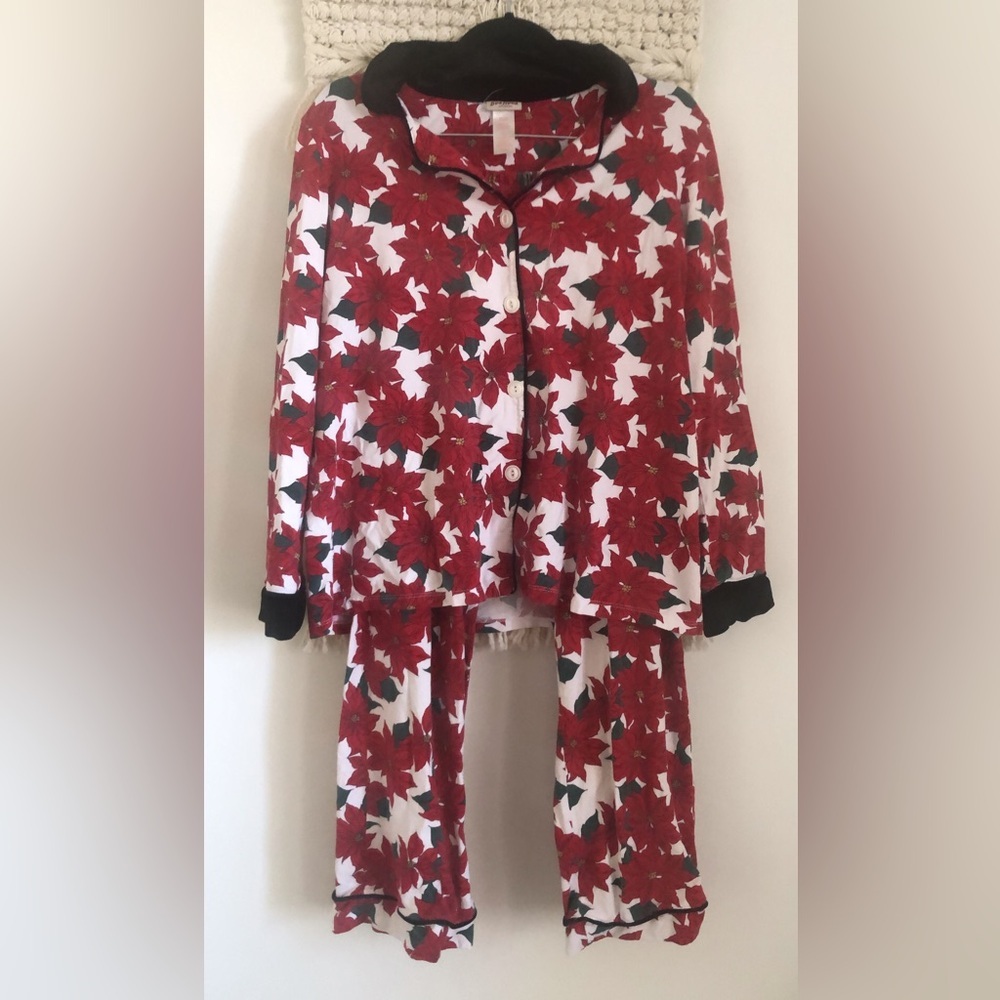 BedHead Red & White Poinsettia Print Pajama Set with Black Trim